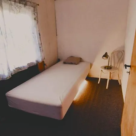 4 Mainly For Craftsmen. Apartman *