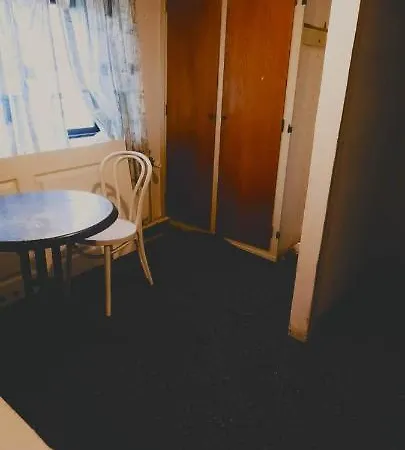 4 Mainly For Craftsmen. Apartman *